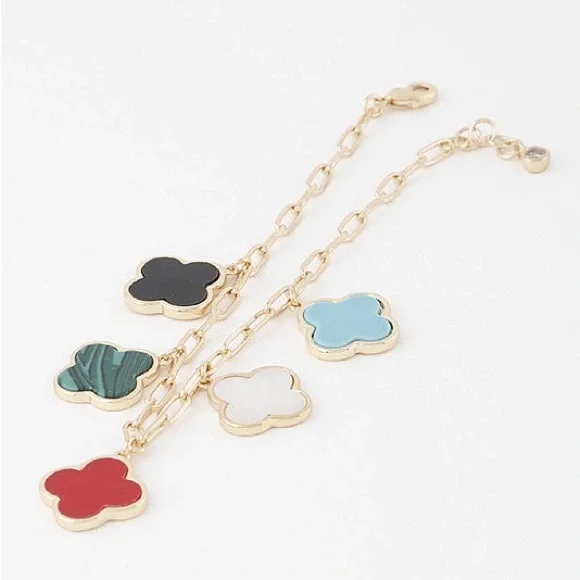 #05 Clover Charm Bracelet - Picture 2 of 2